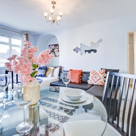 Private Family Apartment, In Victoria Posh Sw1 London Bagian luar foto