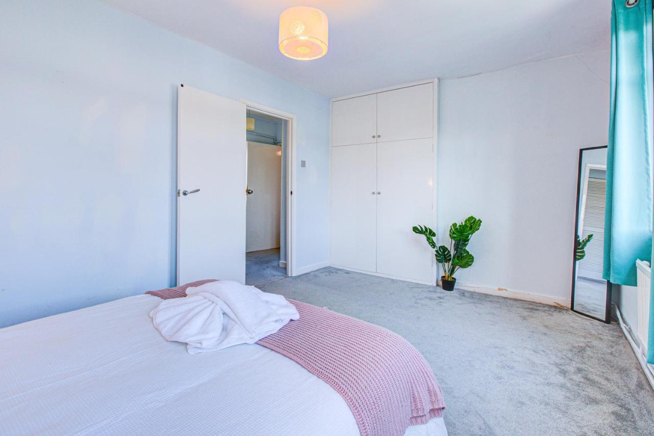 Private Family Apartment, In Victoria Posh Sw1 London Bagian luar foto